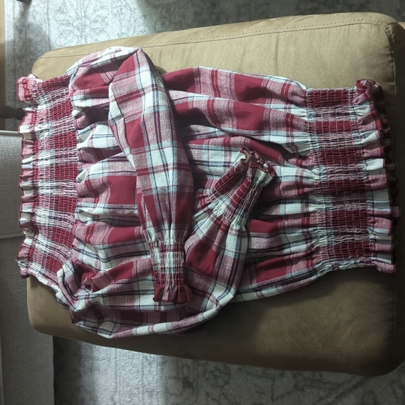 Women's Smocked Plaid Off the shoulder blouse - Picture 2 of 2